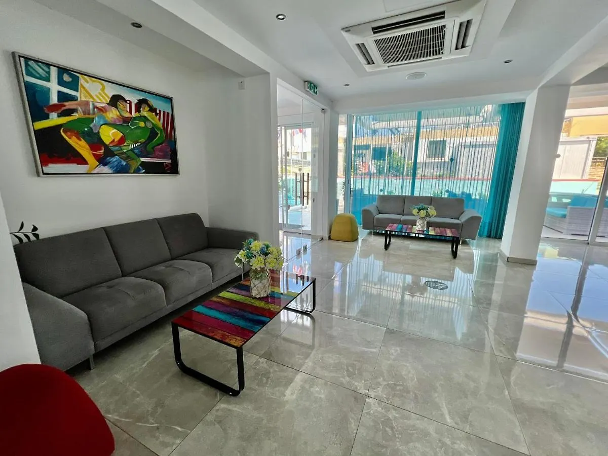 דירה איה נאפה Sunny Blue Hotel