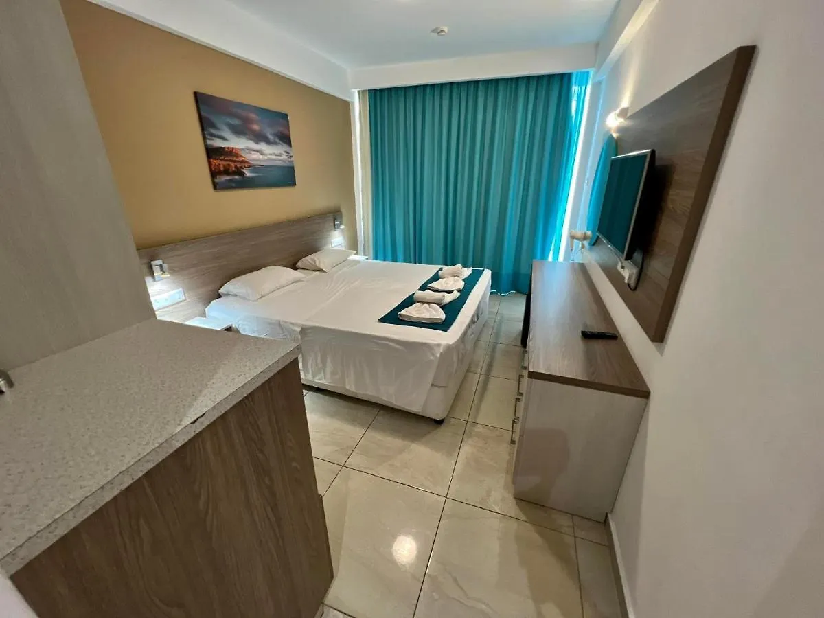 דירה איה נאפה Sunny Blue Hotel