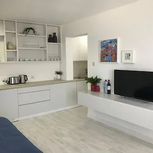 Апартаменты Sea View, Ларнака