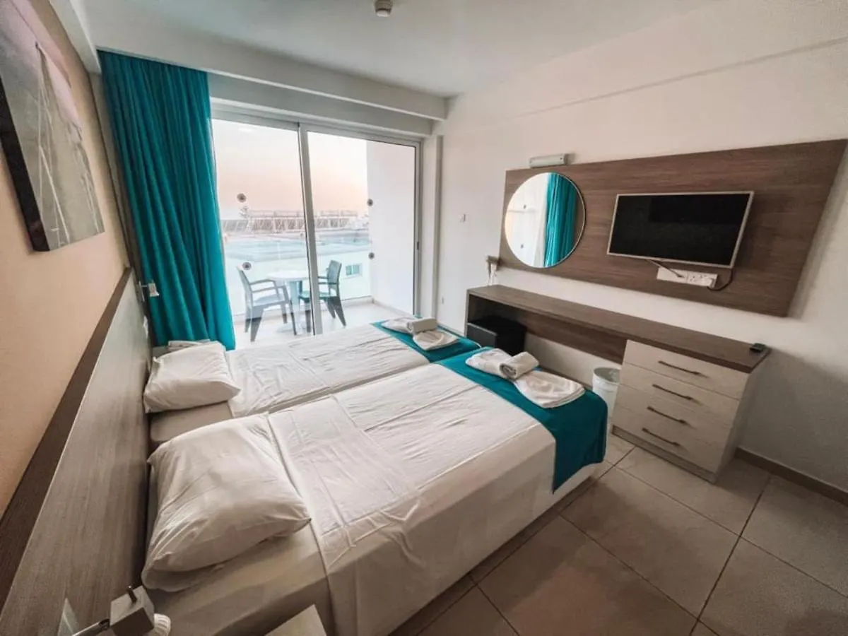 Sunny Blue Hotel Agia Napa Apartamento